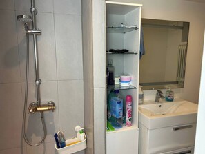Apartment, 2 Bedrooms, Smoking | Bathroom - Basement Apartment in Villa (Odense)