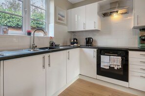 Cottage, 2 Bedrooms, Non Smoking | Private kitchen - Pools Cottage 8 - Fishermans Cottage (Coventry)