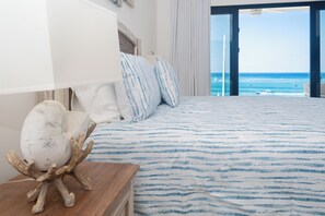 3 bedrooms, free WiFi, bed sheets - Experience luxury at Seahorse Escape-Penthouse in Roatan's West End, with ocean views. (Roatan)