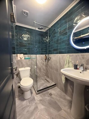 Bathroom - Sawei Urban Hotel (Craiova)