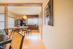 Dining - Warm Wood Stay Near Hirai Station 8 Min 4-6 People (Edogawa-ku (Edogawa City))