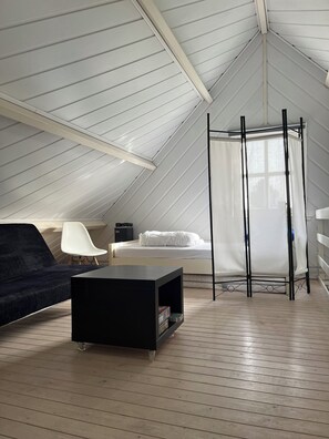 3 bedrooms, in-room safe, free WiFi