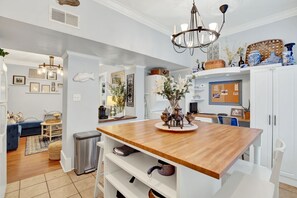 Interior - Charming Downtown Apartment (Savannah)