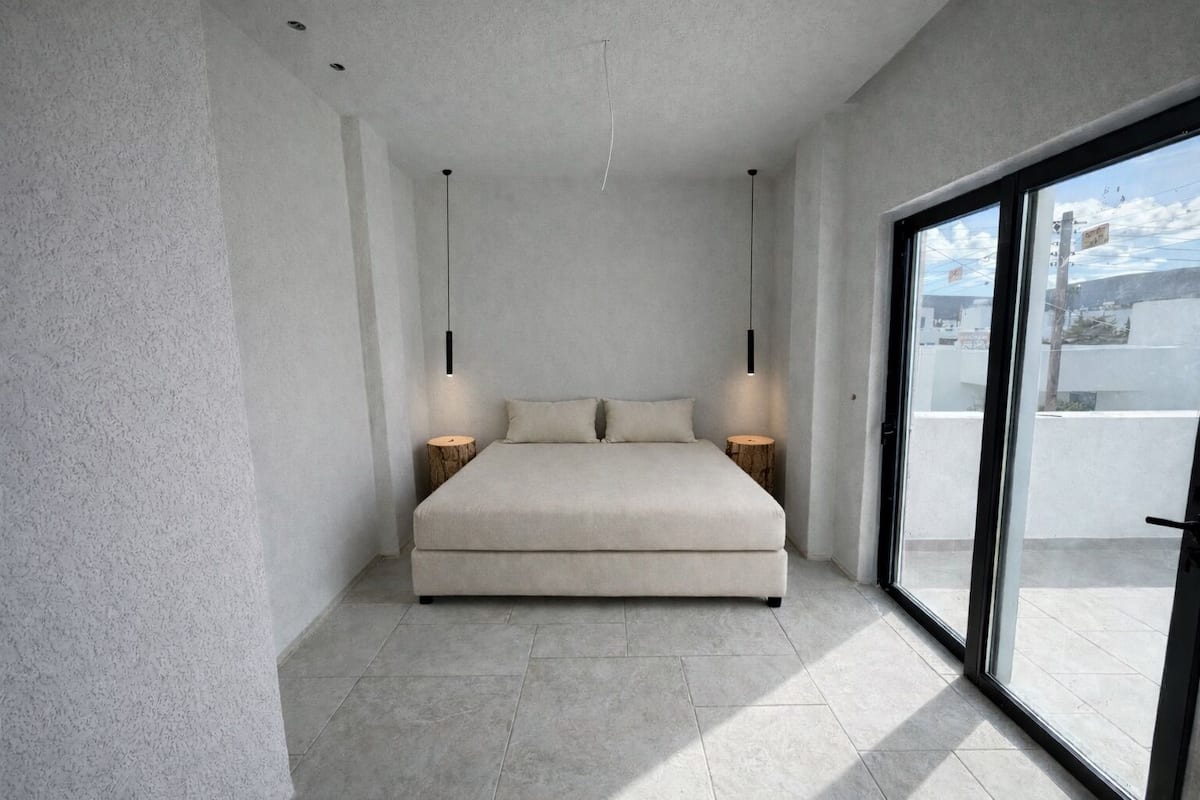 Espacio para trabajar con laptop y wifi gratis