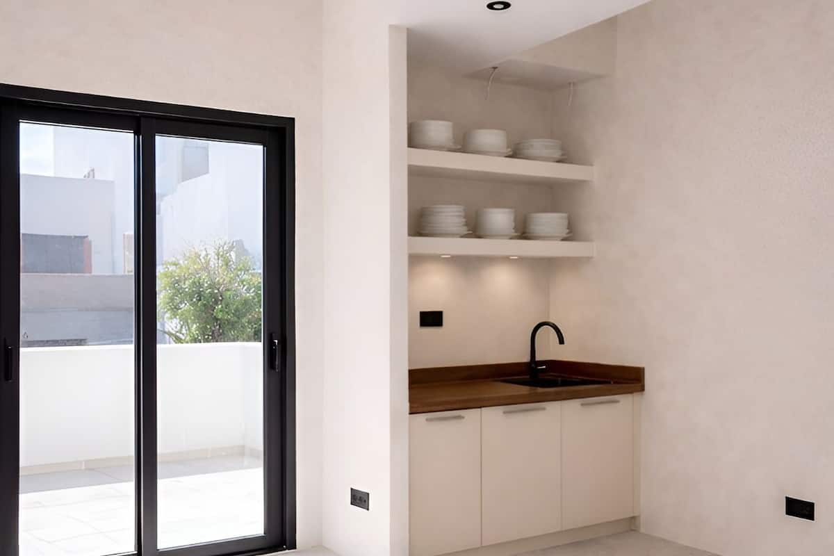 Deluxe Junior Suite | Private kitchen | Mini-fridge, espresso maker, electric kettle, cookware/dishes/utensils