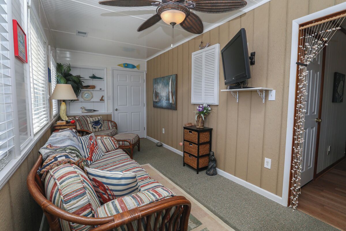 Fernseher, Kamin, Tischfußball