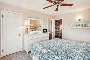 4 bedrooms, free WiFi, bed sheets - Grandpa's Hideaway is a beautiful 4 BR Oceanside Home w/Private Pool (Southern Shores)