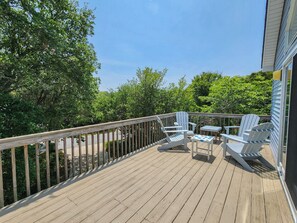 Property grounds - Pirate's Cove - 5 BR Oceanside Home w/Private Pool & Hot Tub, 300 Yards to Beach Access (Southern Shores)