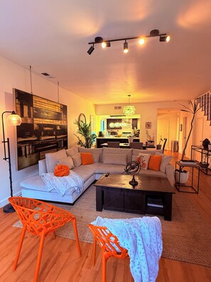 Unclassified image, 3 of 42, button