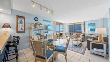 Signature Condo, 2 Bedrooms, Balcony, Beach View | In-room dining