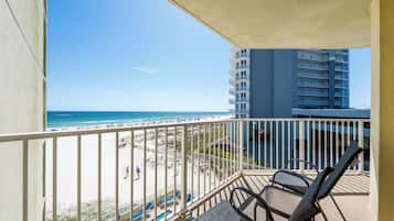 Signature Condo, 2 Bedrooms, Balcony, Beach View | Balkoni