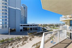 Appart'hôtel Signature, 2 chambres, balcon, vue plage | Vue de la chambre
