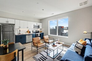 Interior - Pianissimo-2 Units-Rooftop Pool-Gym-On Music Row (Nashville)