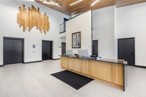 Lobby - Pianissimo-2 Units-Rooftop Pool-Gym-On Music Row (Nashville)