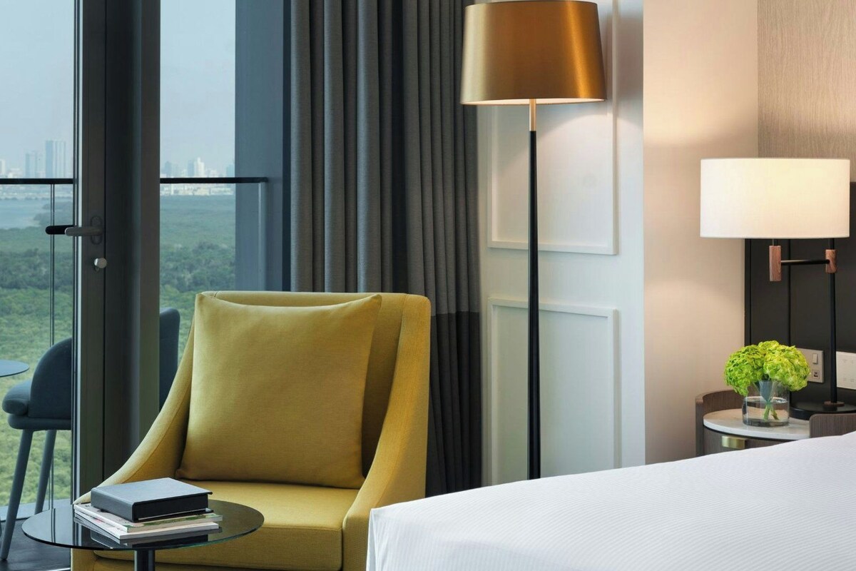  Sea View Room with Terrace - King Bed | Minibar, in-room safe, desk, laptop workspace