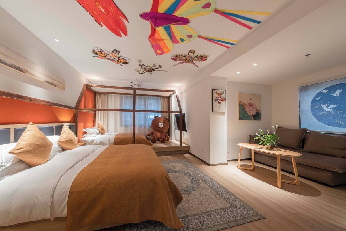 Familien-Suite, Blick auf den Innenhof | Hochwertige Bettwaren, Minibar, individuell dekoriert