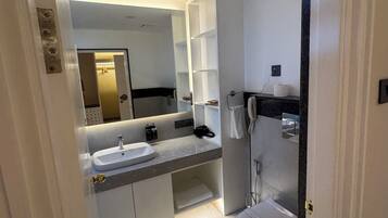 Executive Room | Bathroom