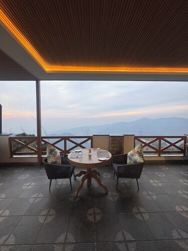 Divine OAK Stay 