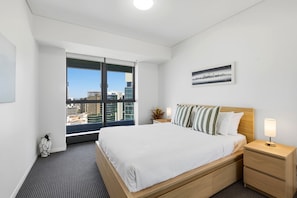 Apartment | 1 bedroom, laptop workspace, bed sheets - Central Brisbane Stay With Gym and Pool Access (Brisbane)