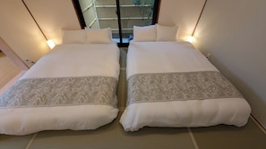 Suite superior, vistas al jardín | Decoración individual, mobiliario individual, cortinas opacas