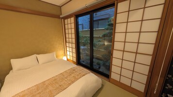 客室ごとに異なる装飾、客室ごとに異なるインテリア、遮光カーテン、アイロン / アイロン台