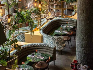 تناول الطعام