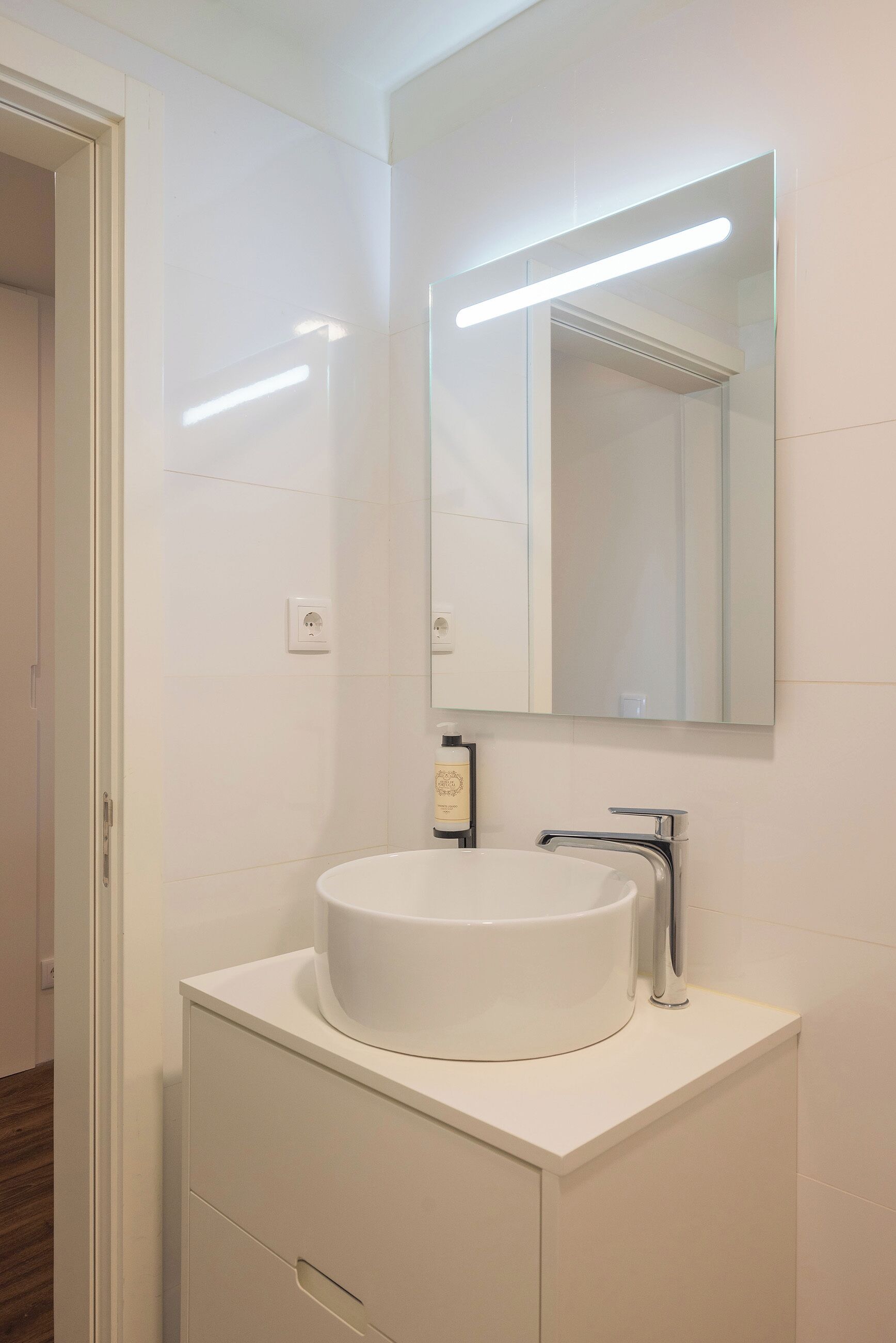 Appartement Standard | Salle de bain | Sèche-cheveux, serviettes fournies, savon, shampoing