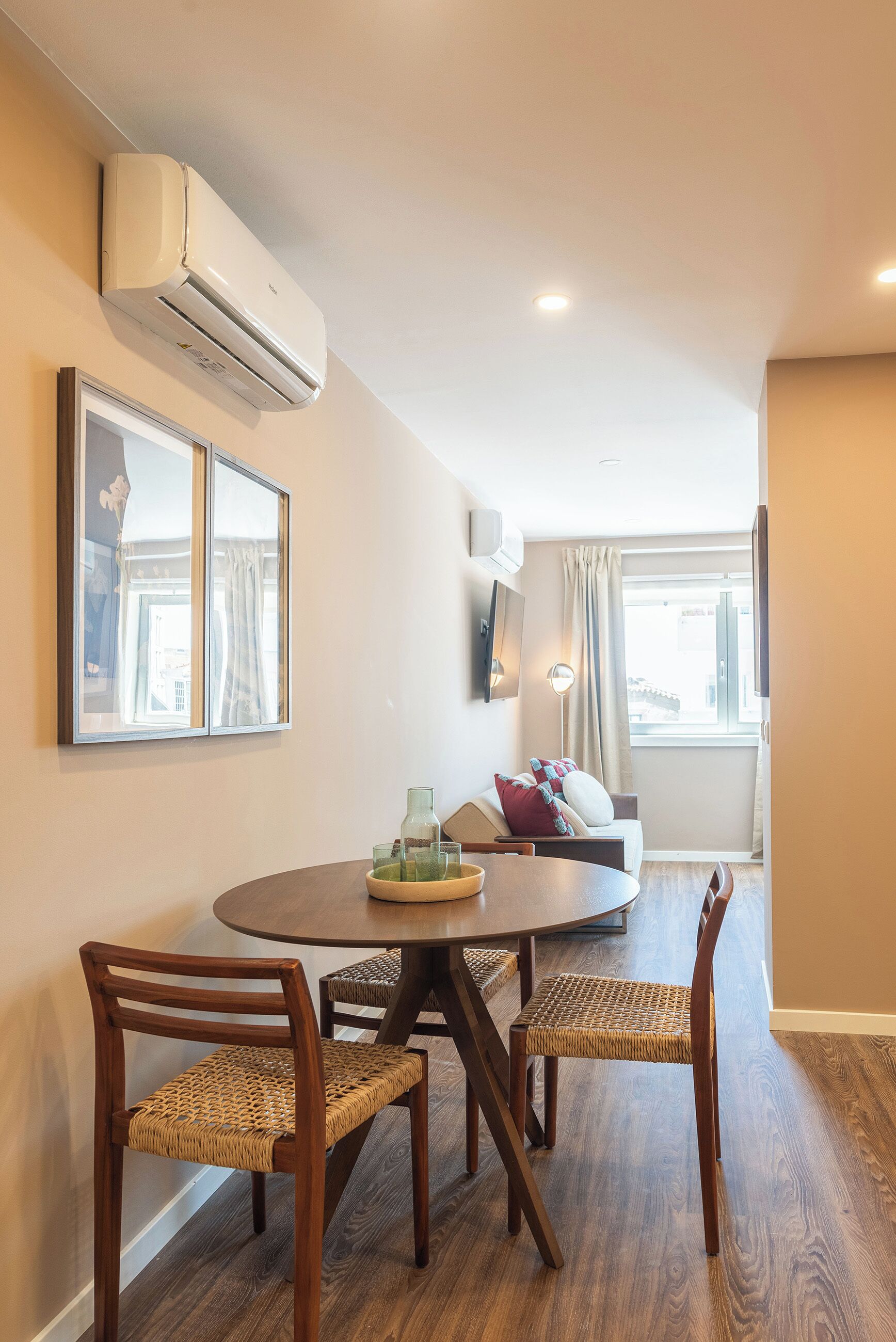 Khu vực ăn uống tại phòng