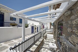 Unclassified image, 4 of 19, button - 3-bedroom house in beautiful Mikonos town with large veranda (Mikonos)
