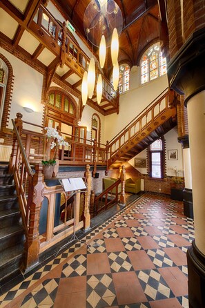 Unclassified image, 2 of 29, button - Classic Room with Courtyard Garden Close to Deventer Toy Museum (Deventer)