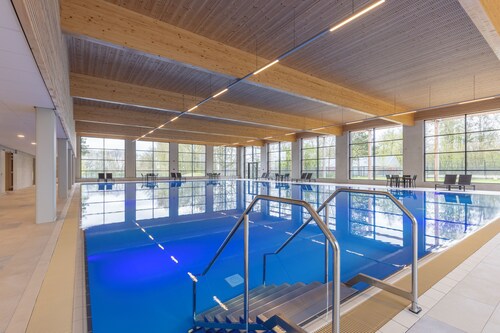 Family Getaway with Indoor Pool — Hiking Trails and Complimentary Parking