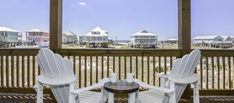 Linger Longer | Gulf-Side 3BR Retreat for 10 | Spacious Decks | Fort Morgan