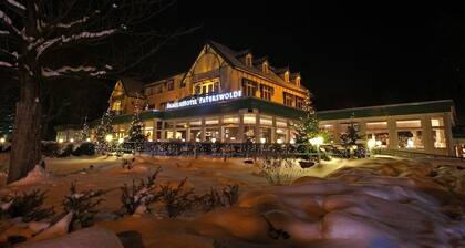 Peaceful Nature Stay Just Minutes from Lively Groningen Attractions! Pool!