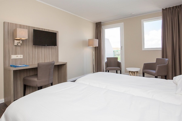 Unit with two Twin bed