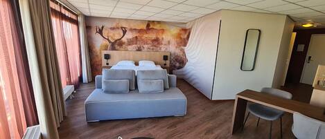 1 bedroom, WiFi (free), bed sheets