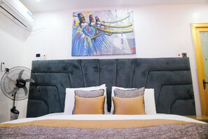 Unclassified image, 4 of 10, button - 2-bedroom apartment in tranquil Ibadan with AC comfort (Ibadan)