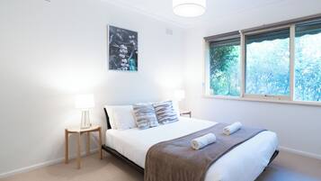 2 sovrum, skrivbord, strykjärn/strykbräda och wi-fi