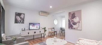 Stunning 2br1ba House in Doncaster East Parking