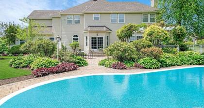 Spacious 5-bedroom house in a welcoming neighborhood with AC