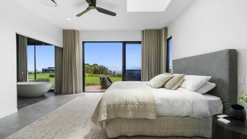 Apartment | 4 bedrooms, bed sheets