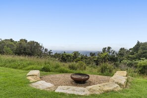 Apartment | Exterior - Scenic House With Private Yard & BBQ Area (Springbrook)