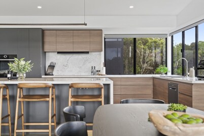 Scenic House With Private Yard & BBQ Area