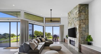 Scenic House With Private Yard & BBQ Area