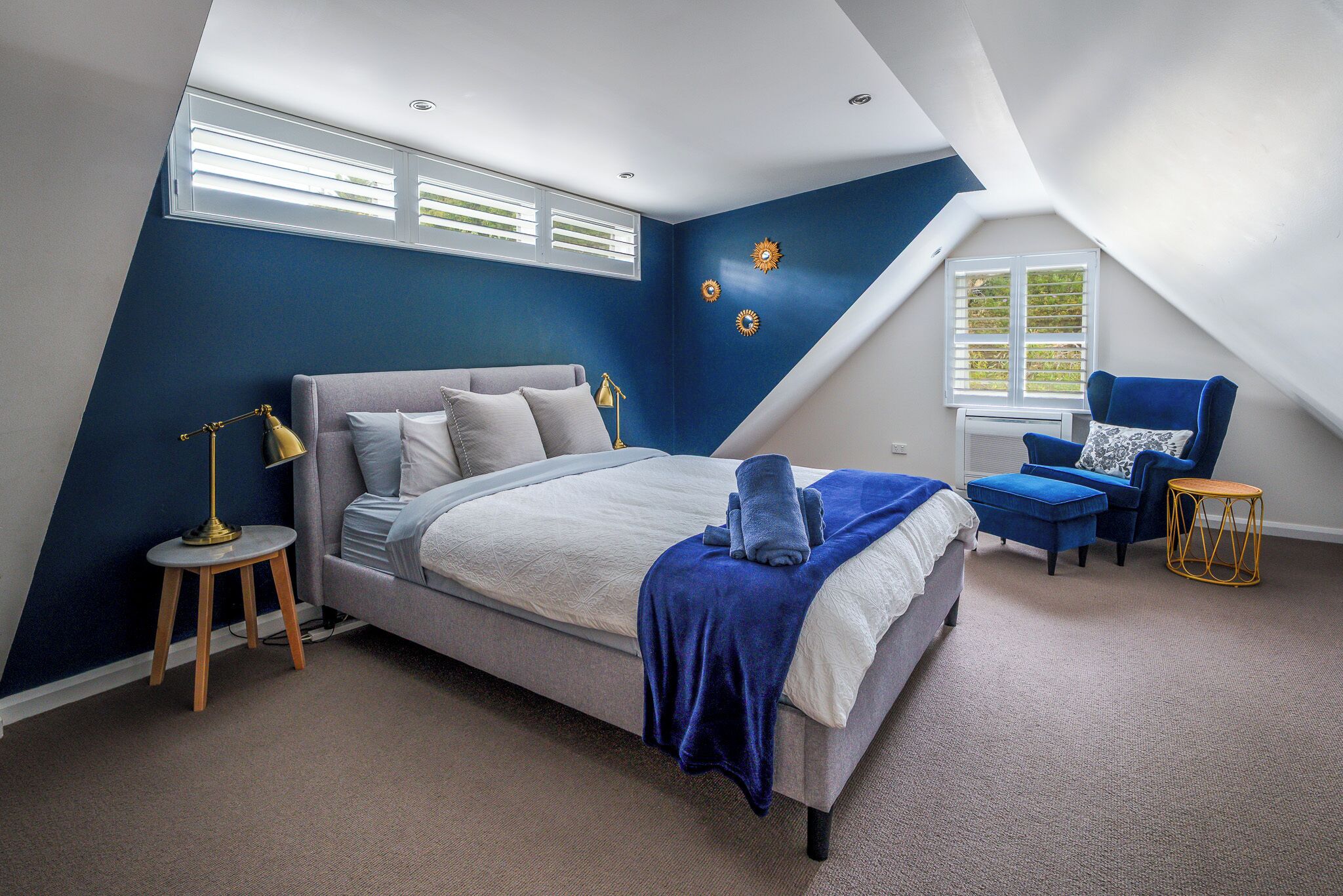 Bureau, fer et planche à repasser, Wi-Fi, draps fournis