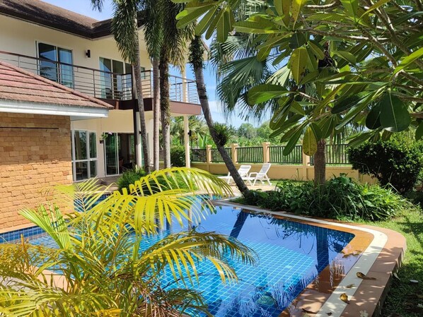 Imagen sin descripción, 1 de 27, botón