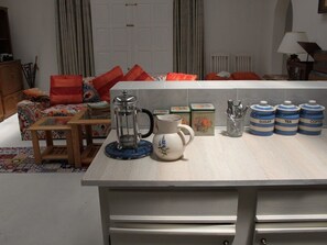 2 bedrooms, Internet - "Comfortably Off-Grid" by Interhome (Johannesburg)