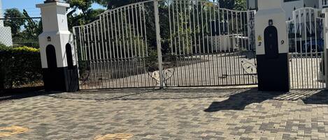 Family Studio, Mountain View | Property grounds