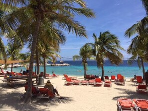 Beach - Reef 5 Blue Bay, Strand Golf Meerblick, Curacao by Interhome (Willemstad)