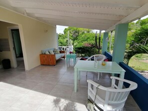 Outdoor dining - "Pon Pon" by Interhome (Jan Thiel)