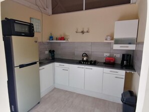 Frigorifero, pentole/stoviglie/utensili